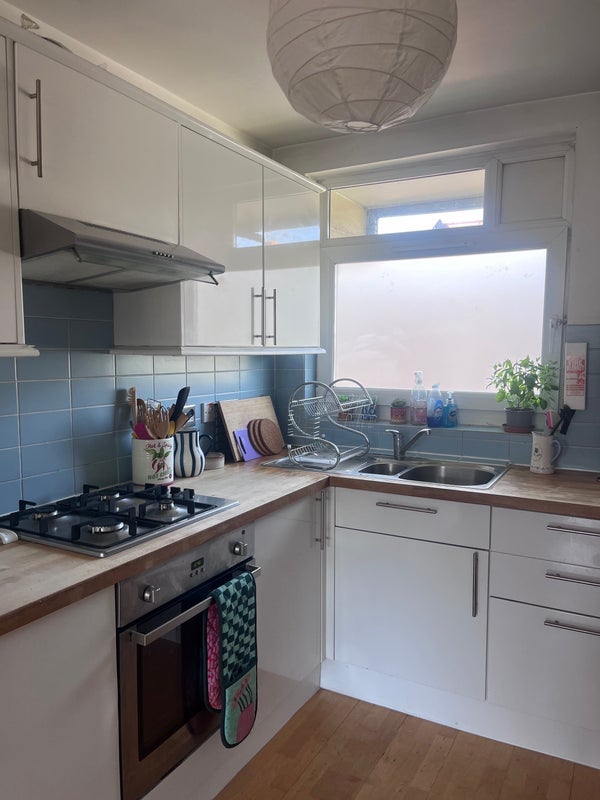 Room Landor Road in Greater London