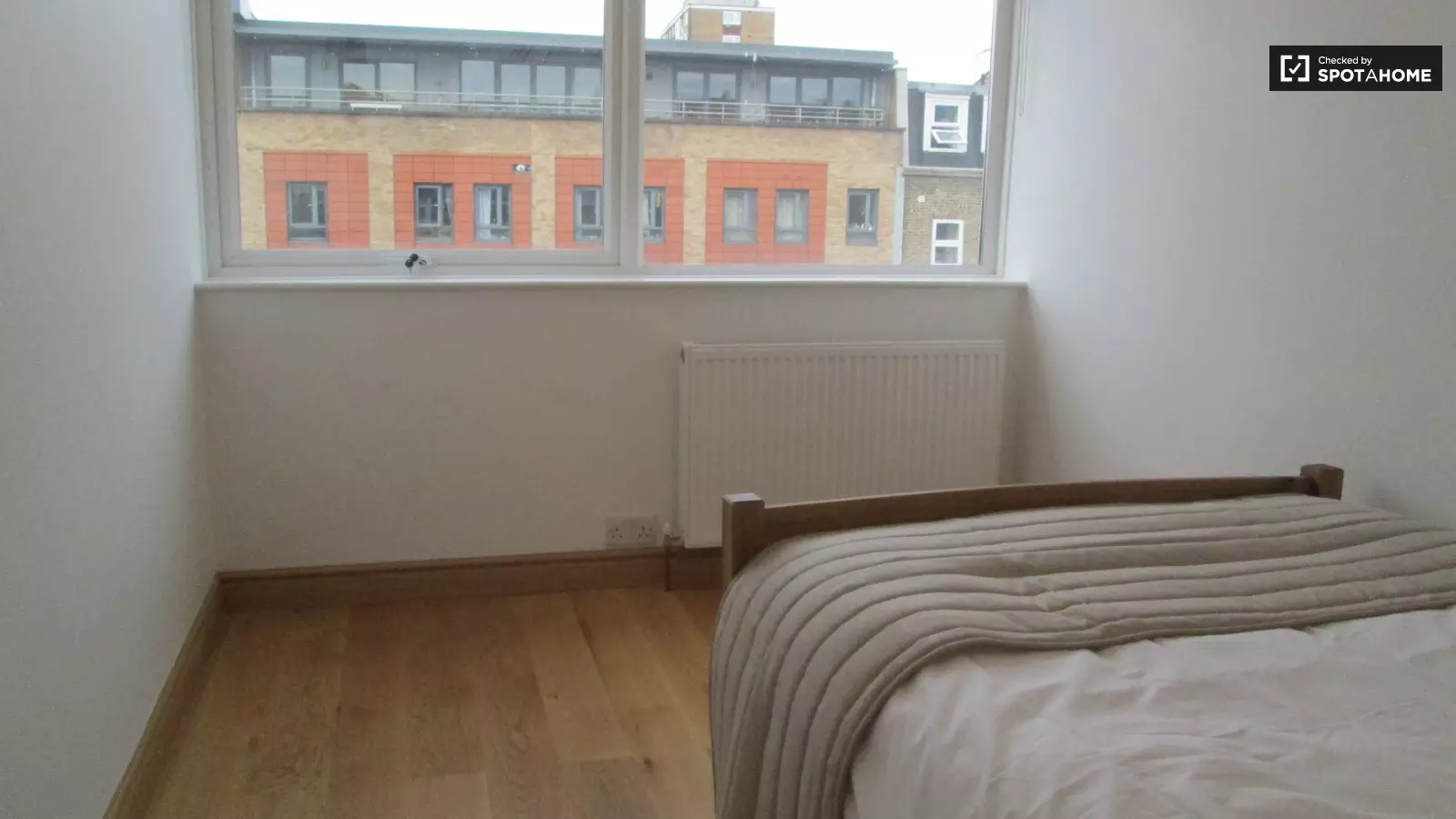 Flat Turin Street in Greater London