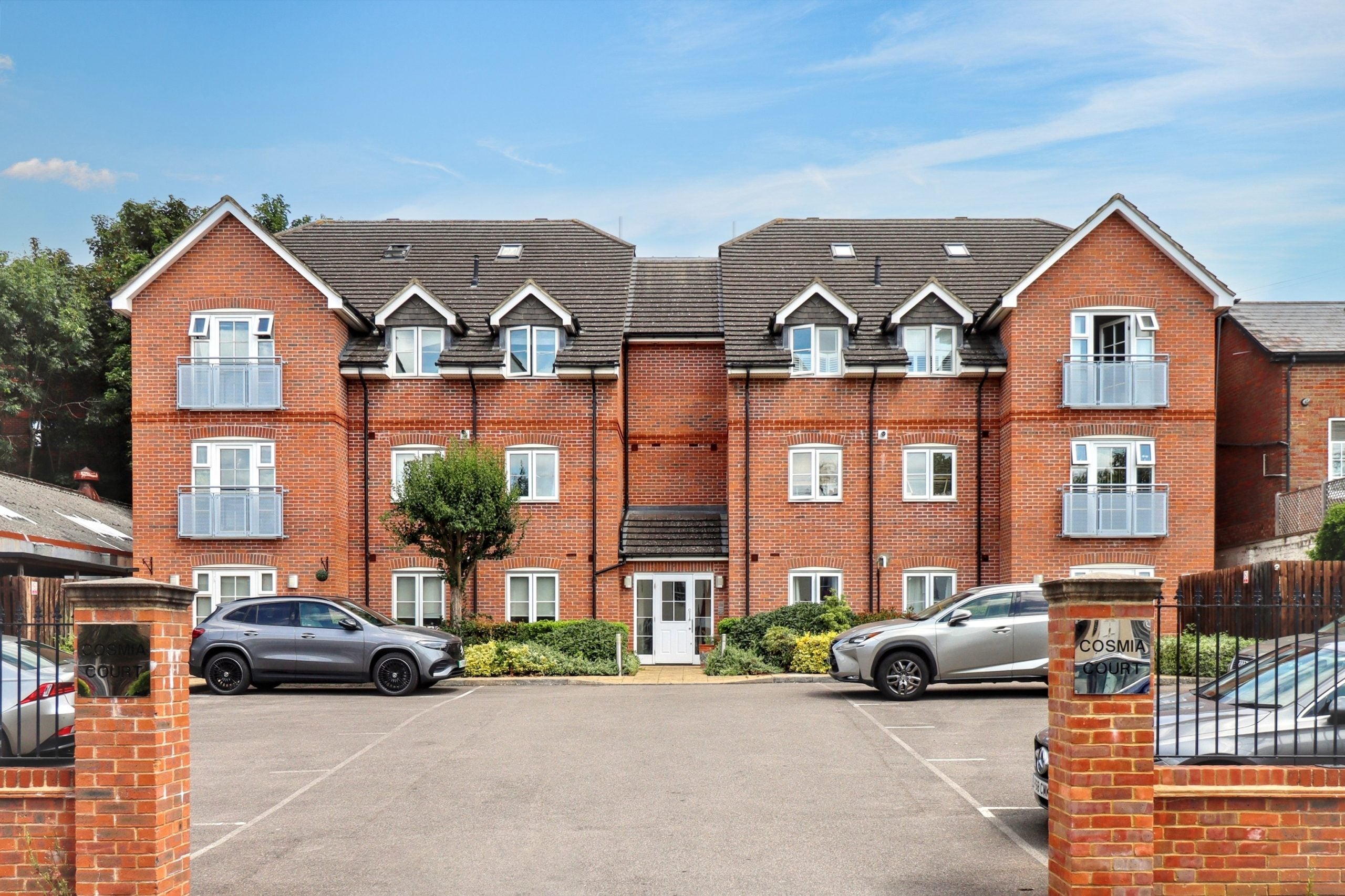 Flat Highfield Road in Hertsmere