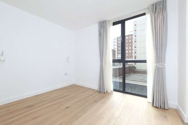 Flat Weston Street in Greater London