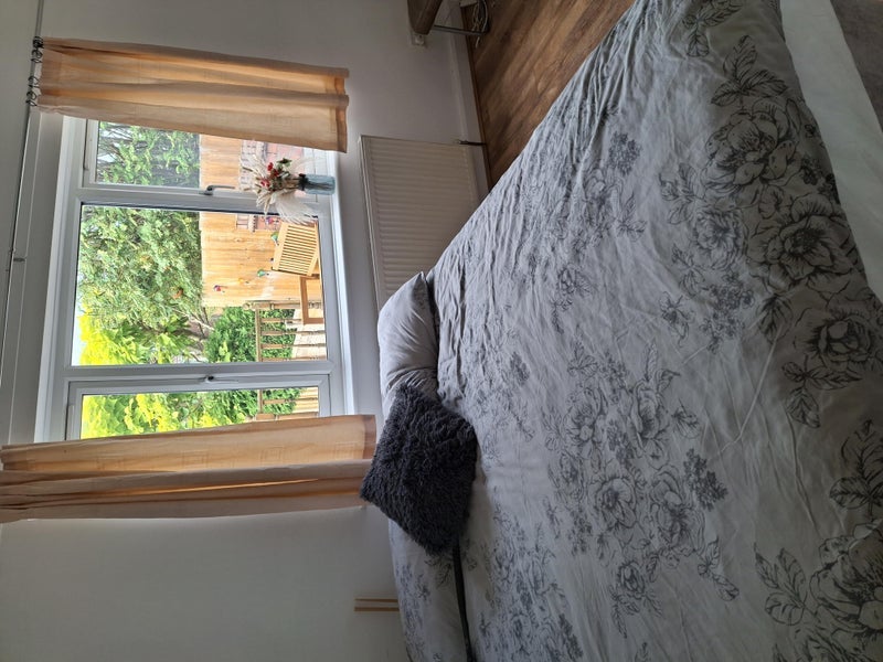 Room Graham Road in Dudley
