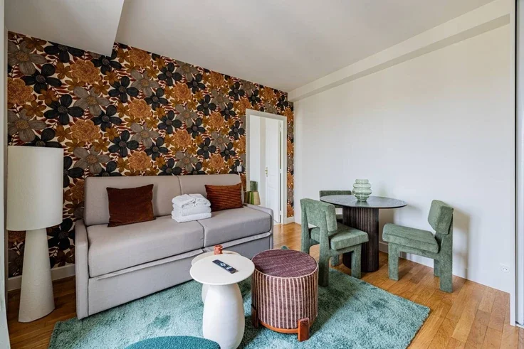 Flat Rue de Bassano in Paris