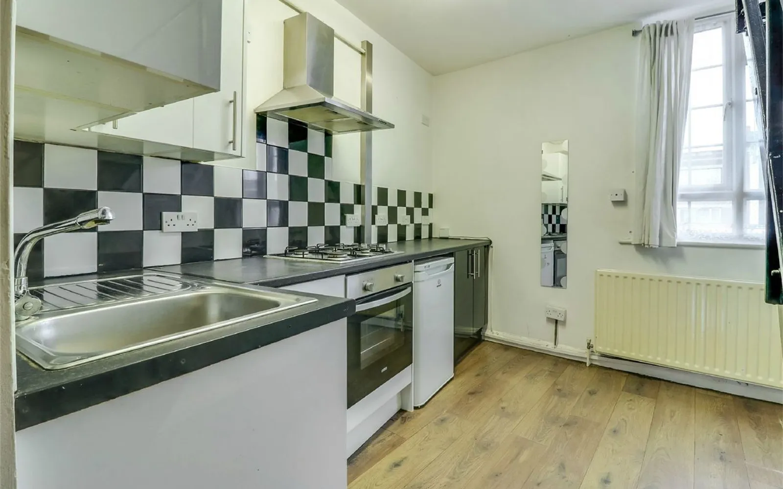 Flat Streatfield Road in Greater London