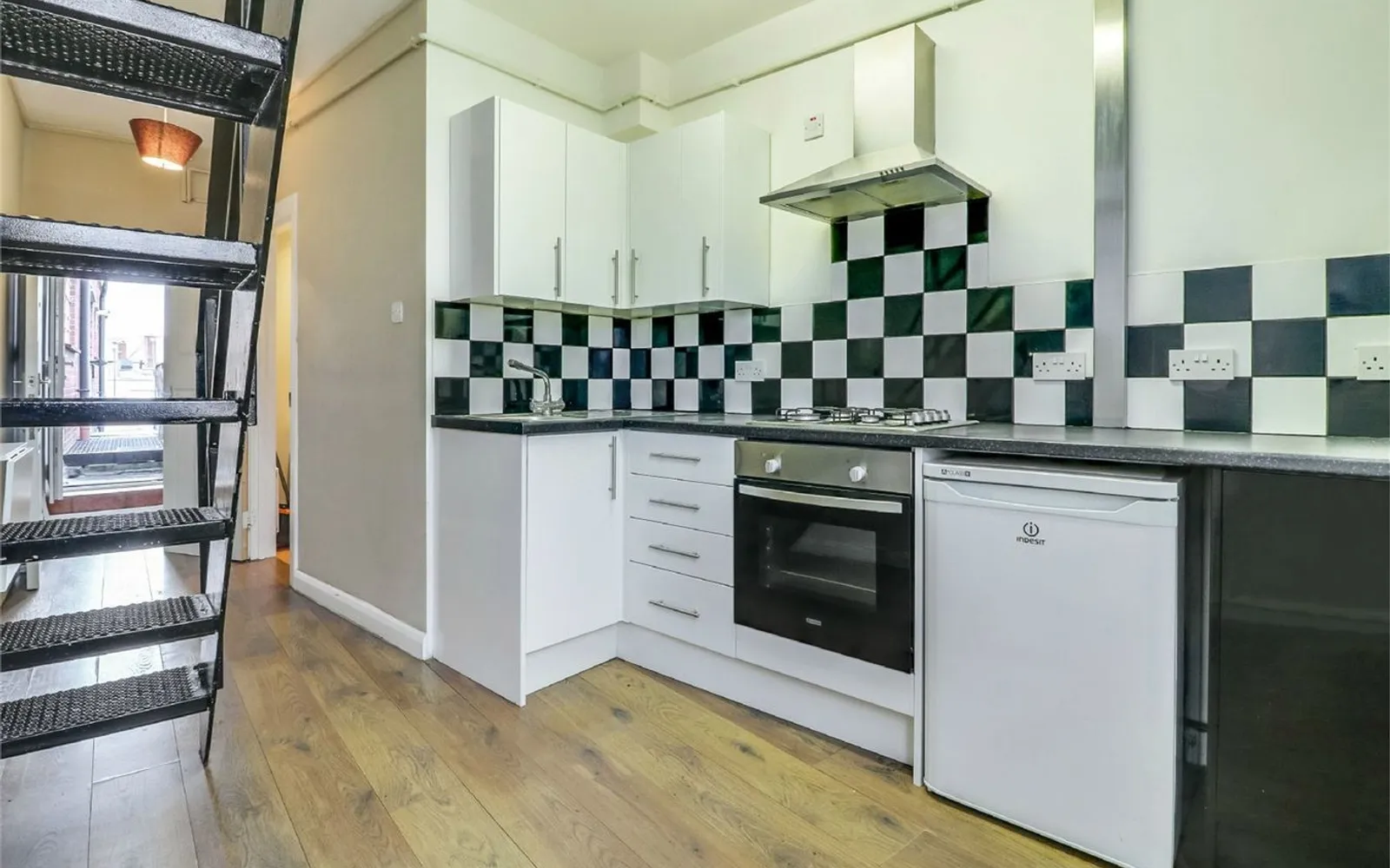 Flat Streatfield Road in Greater London