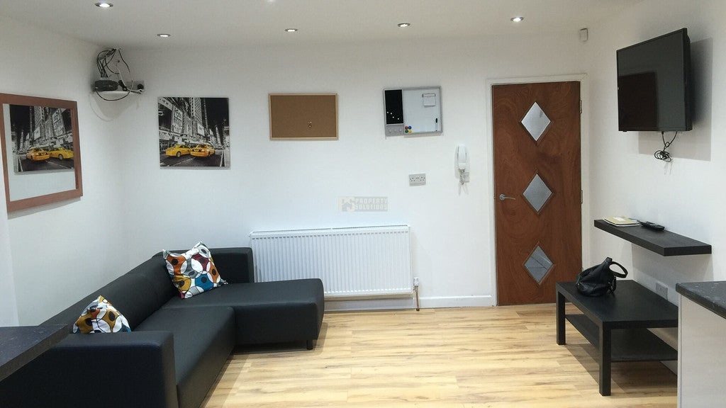 Room Hubert Road in Birmingham
