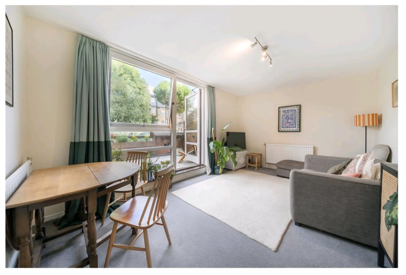 Room Datchelor Place in Greater London