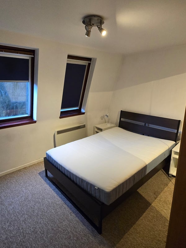 Room Clarence Gardens in Glasgow