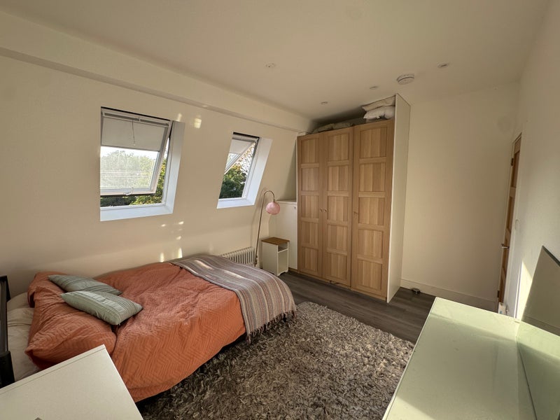 Flat Beacon Road in Greater London
