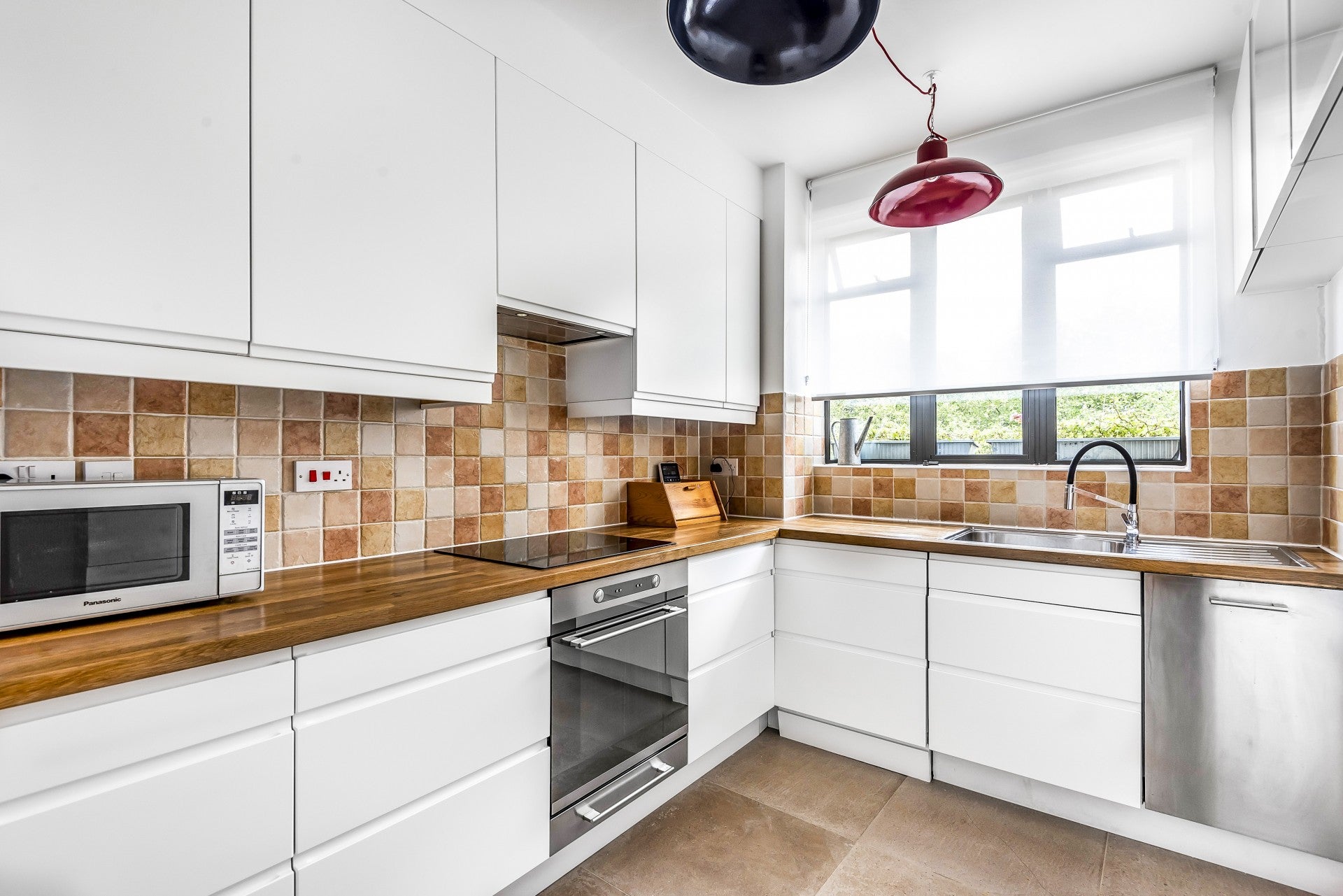 Flat Rosebery Avenue in Greater London