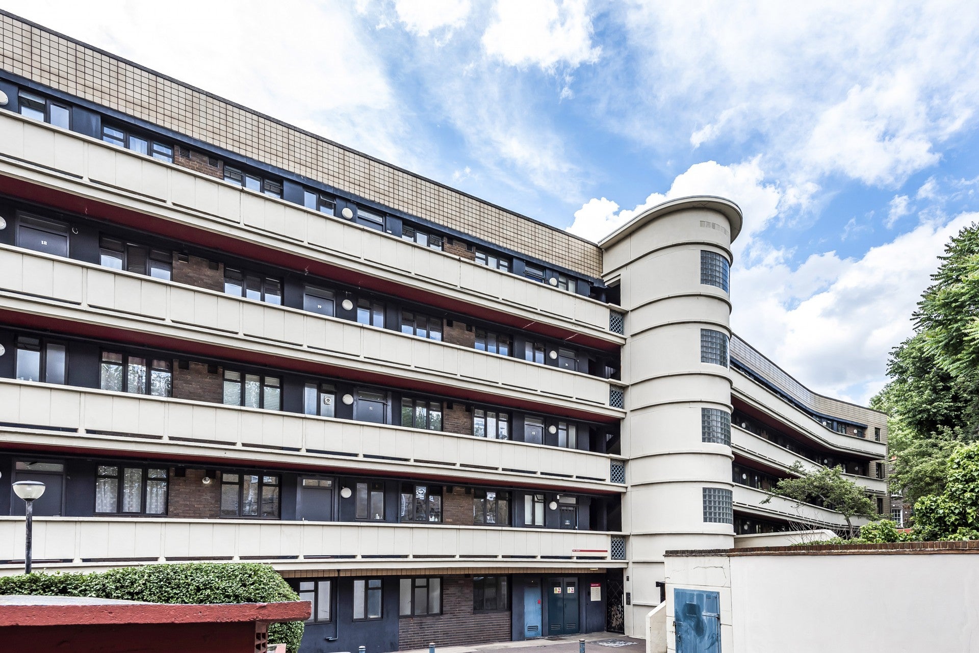 Flat Rosebery Avenue in Greater London