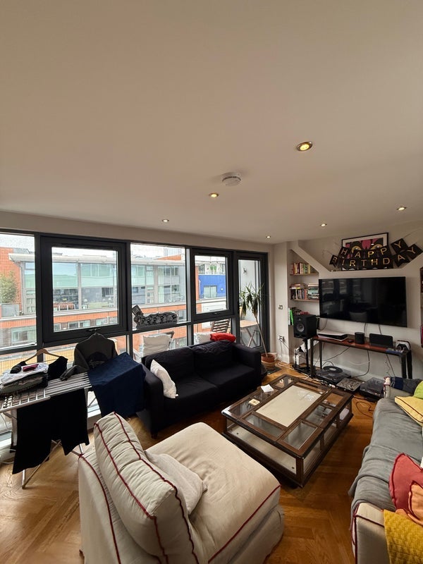 Room Long Lane in Greater London