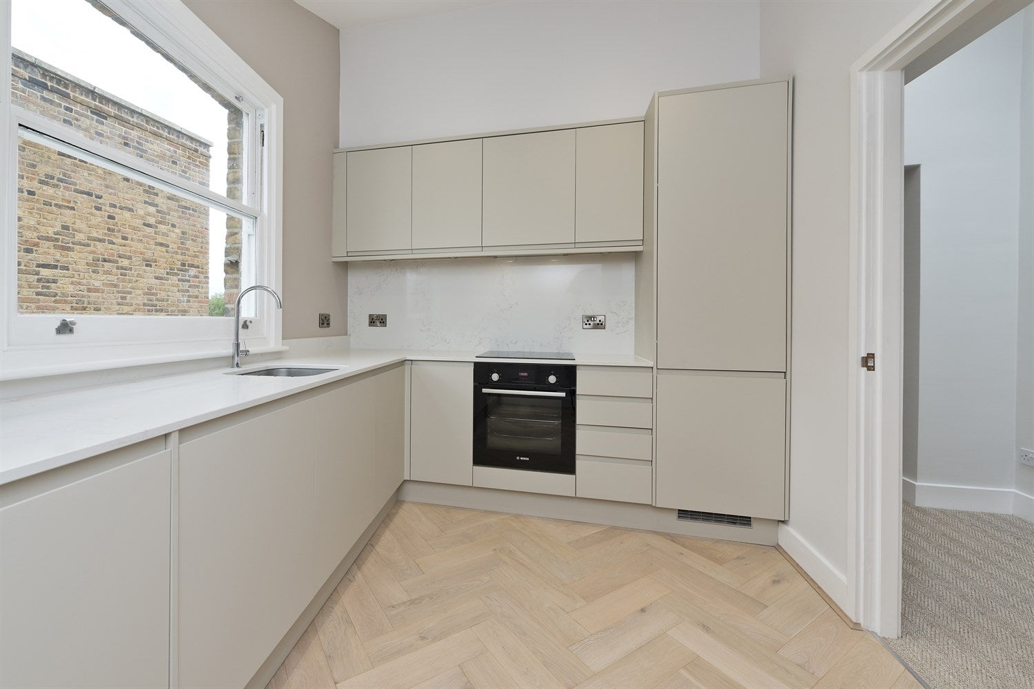 Flat Portobello Road in Greater London