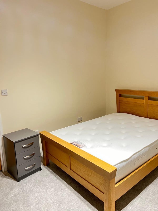 Room Allerton Road in Bradford