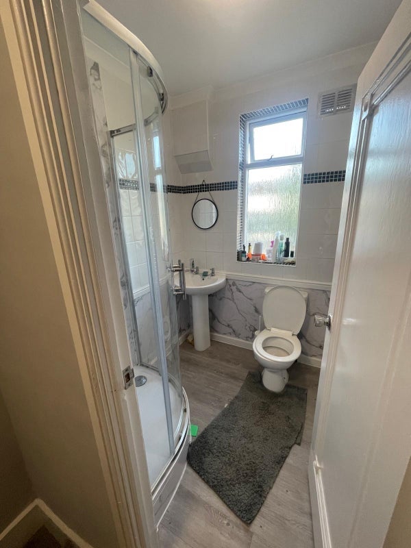 Room Tile Kiln Lane in Greater London