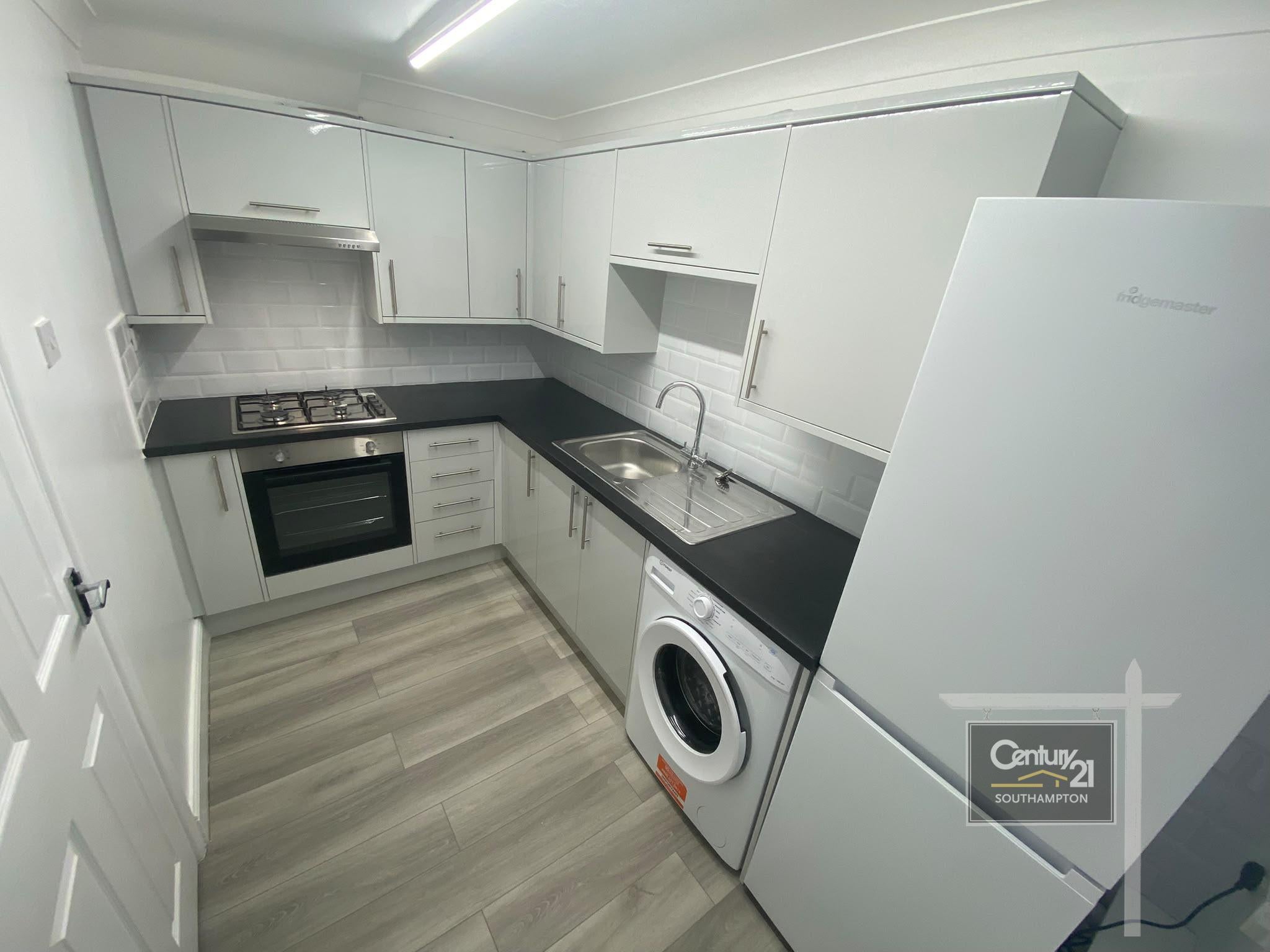 Flat Hamilton Road in Eastleigh