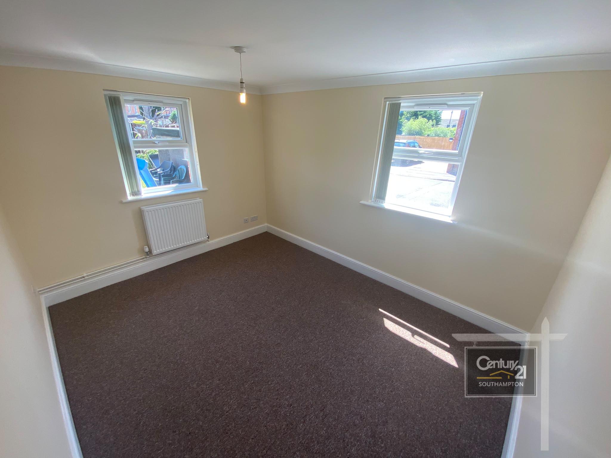 Flat Hamilton Road in Eastleigh
