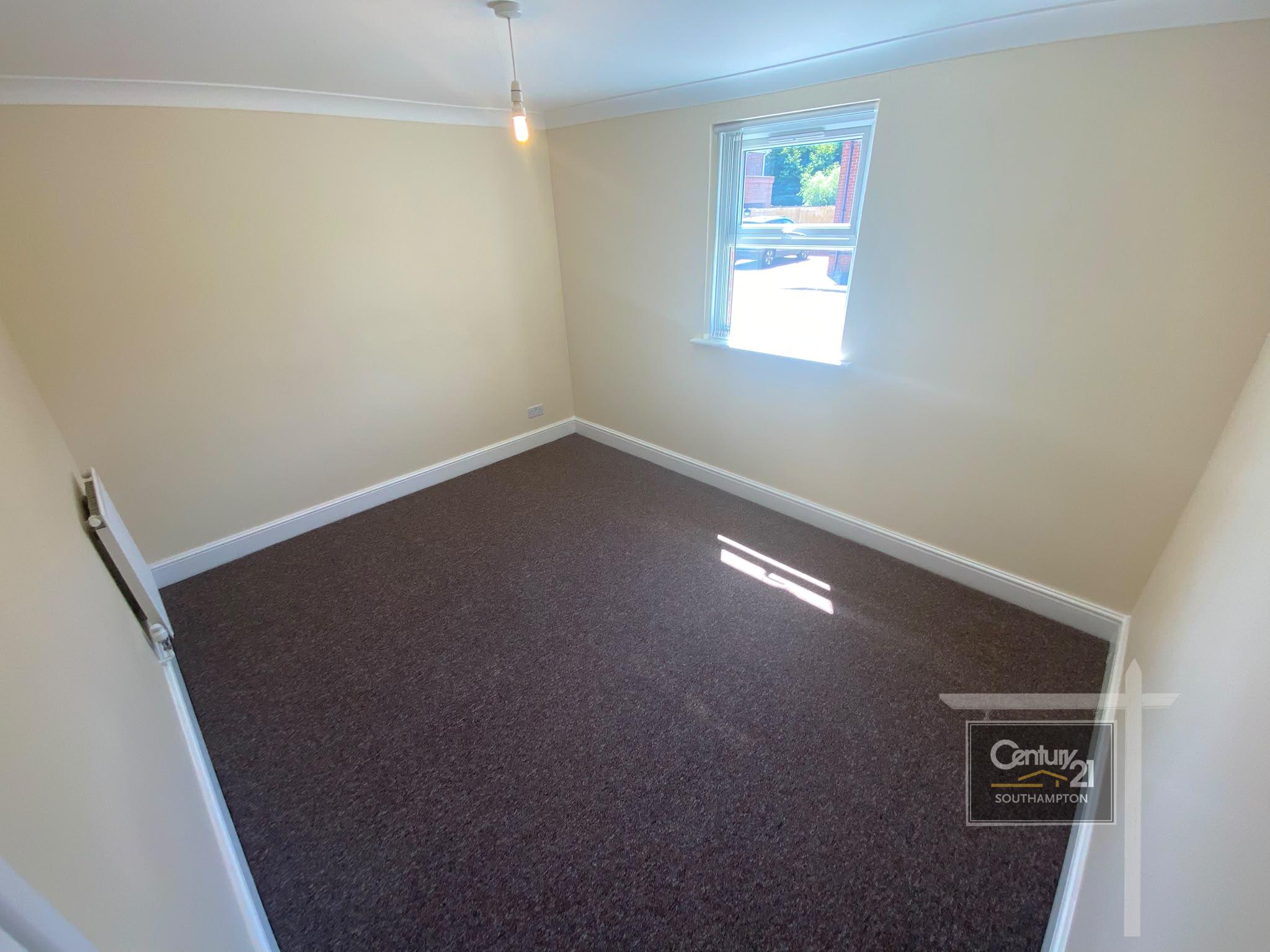 Flat Hamilton Road in Eastleigh