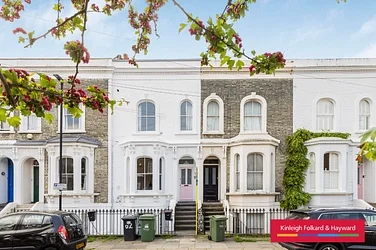 Flat Mayall Road in Greater London