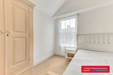 Flat Mayall Road in Greater London
