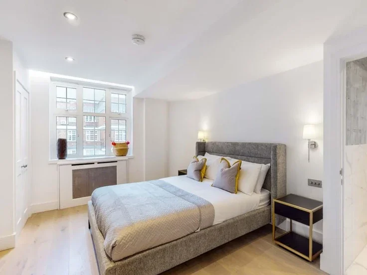 Flat Brompton Road in City of Westminster