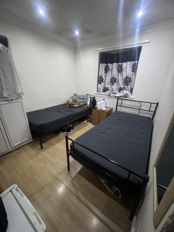 Room Crownfield Road in Greater London