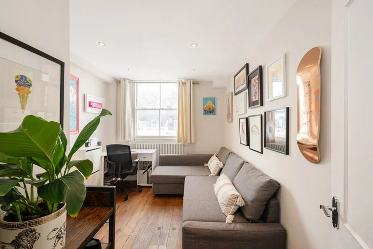 Flat Ladbroke Gardens in Greater London