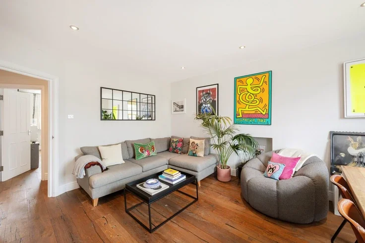 Flat Ladbroke Gardens in Greater London