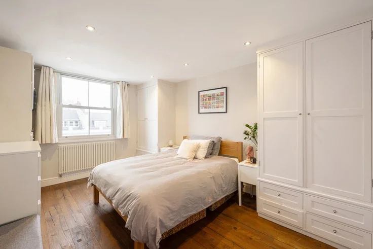 Flat Ladbroke Gardens in Greater London