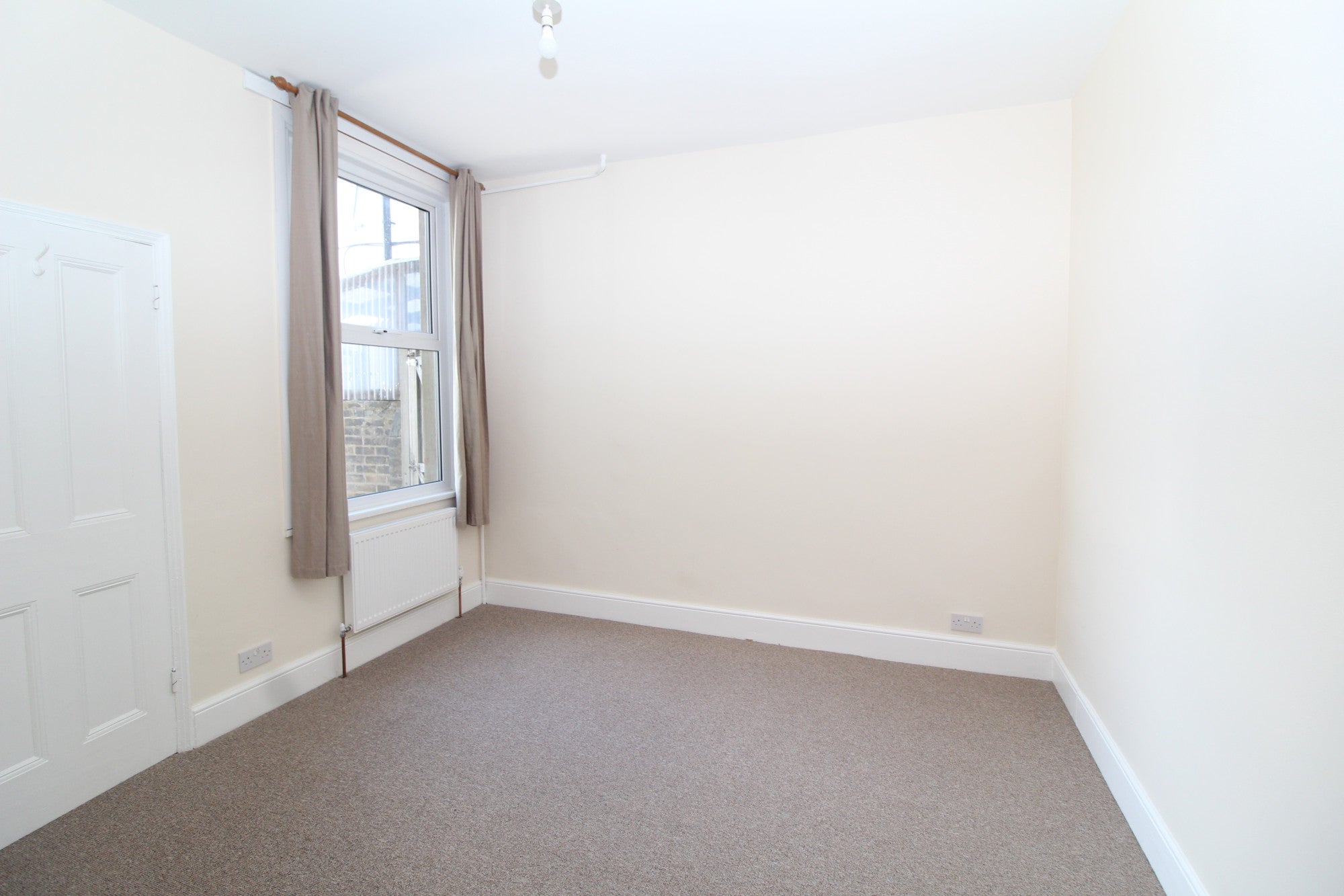 Flat Sovereign Boulevard in Gillingham