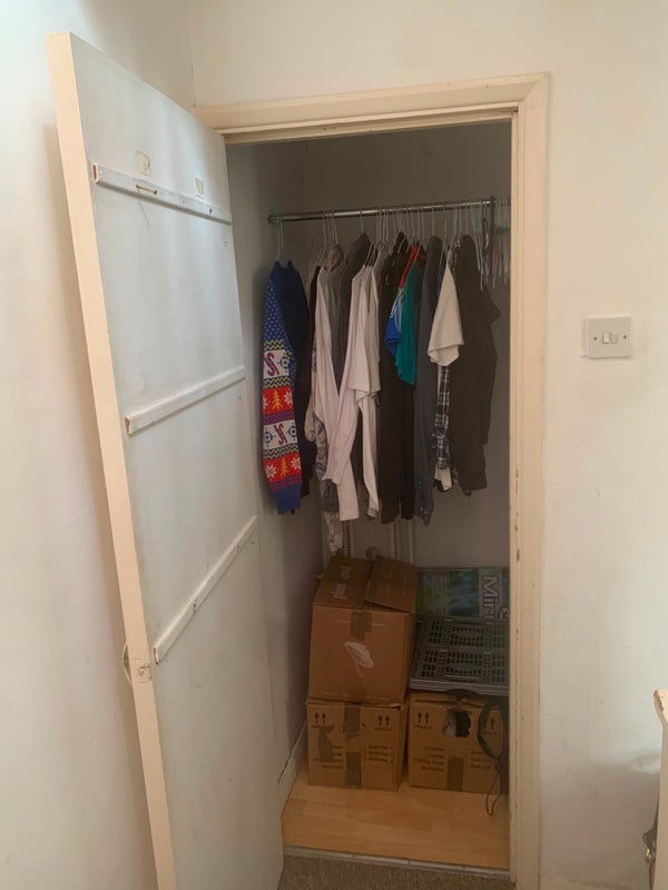 Room Hampden Road in Greater London