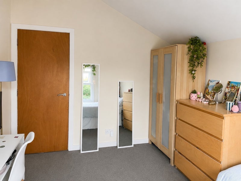 Room Kepler Road in Greater London