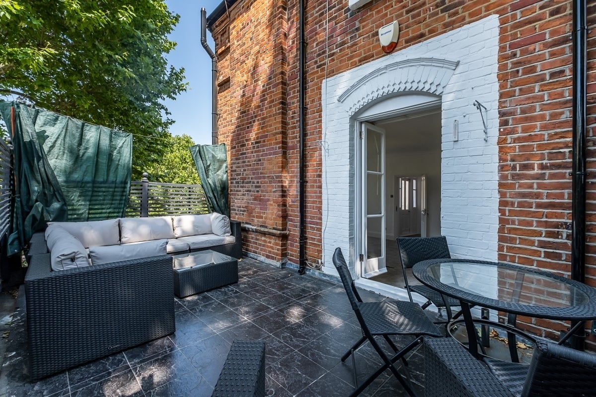 Flat Mornington Avenue in Greater London