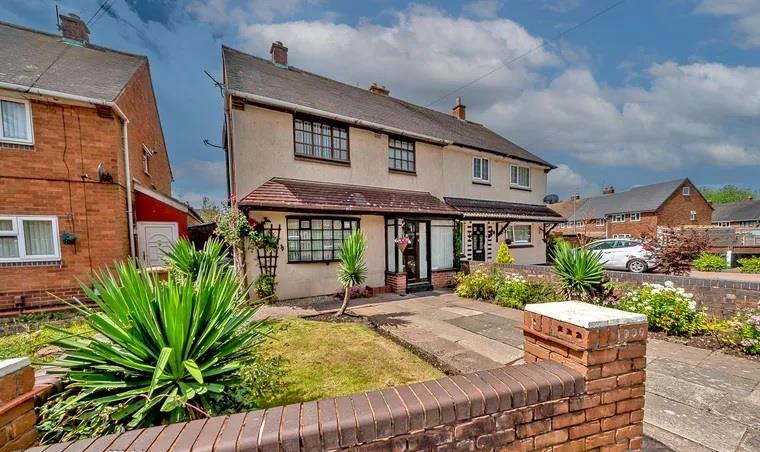 House Cresswell Crescent in Bloxwich