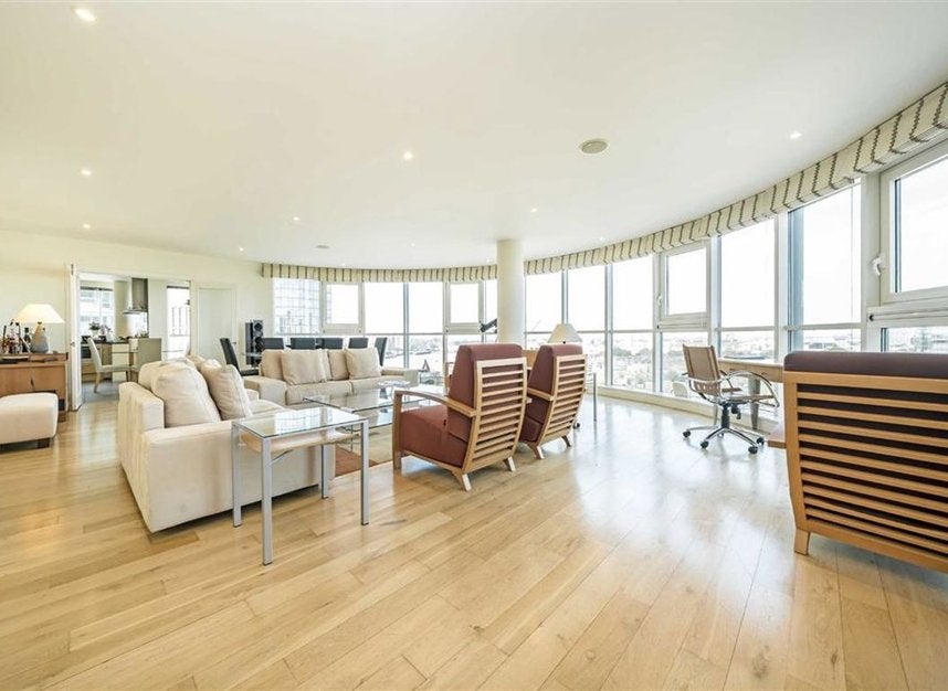 Flat Wandsworth Road in Greater London
