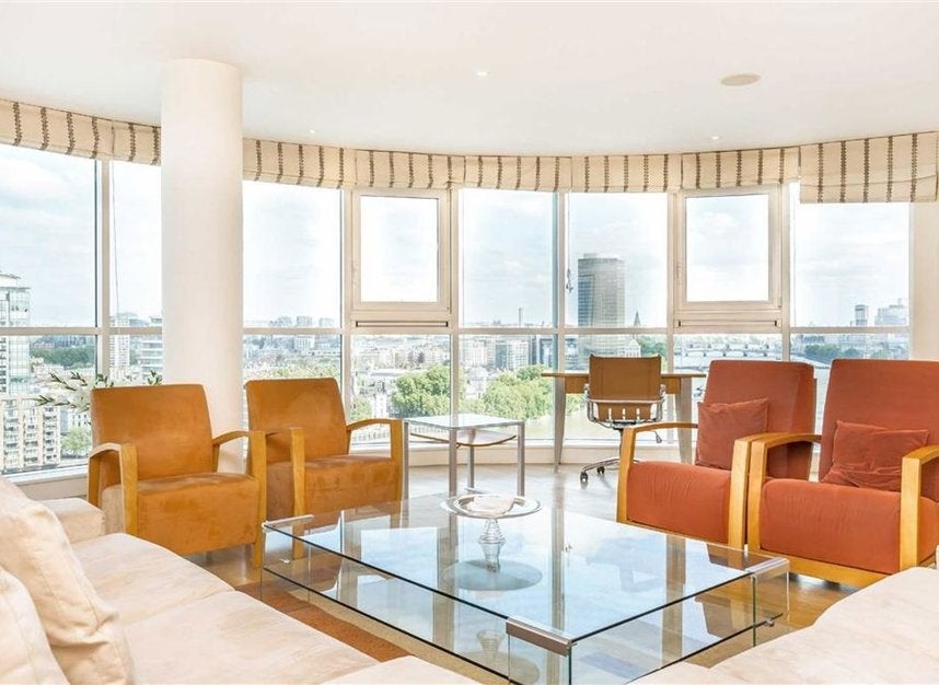 Flat Wandsworth Road in Greater London