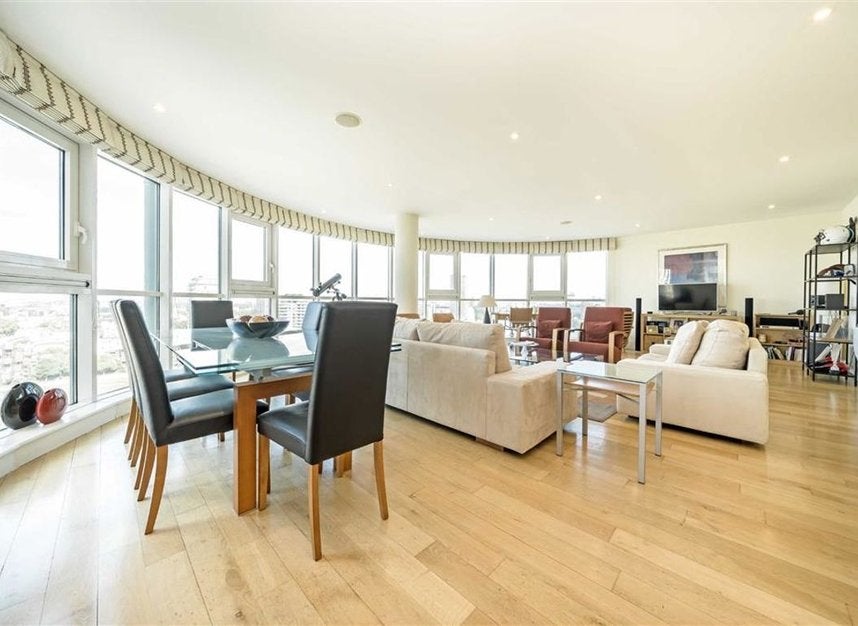 Flat Wandsworth Road in Greater London