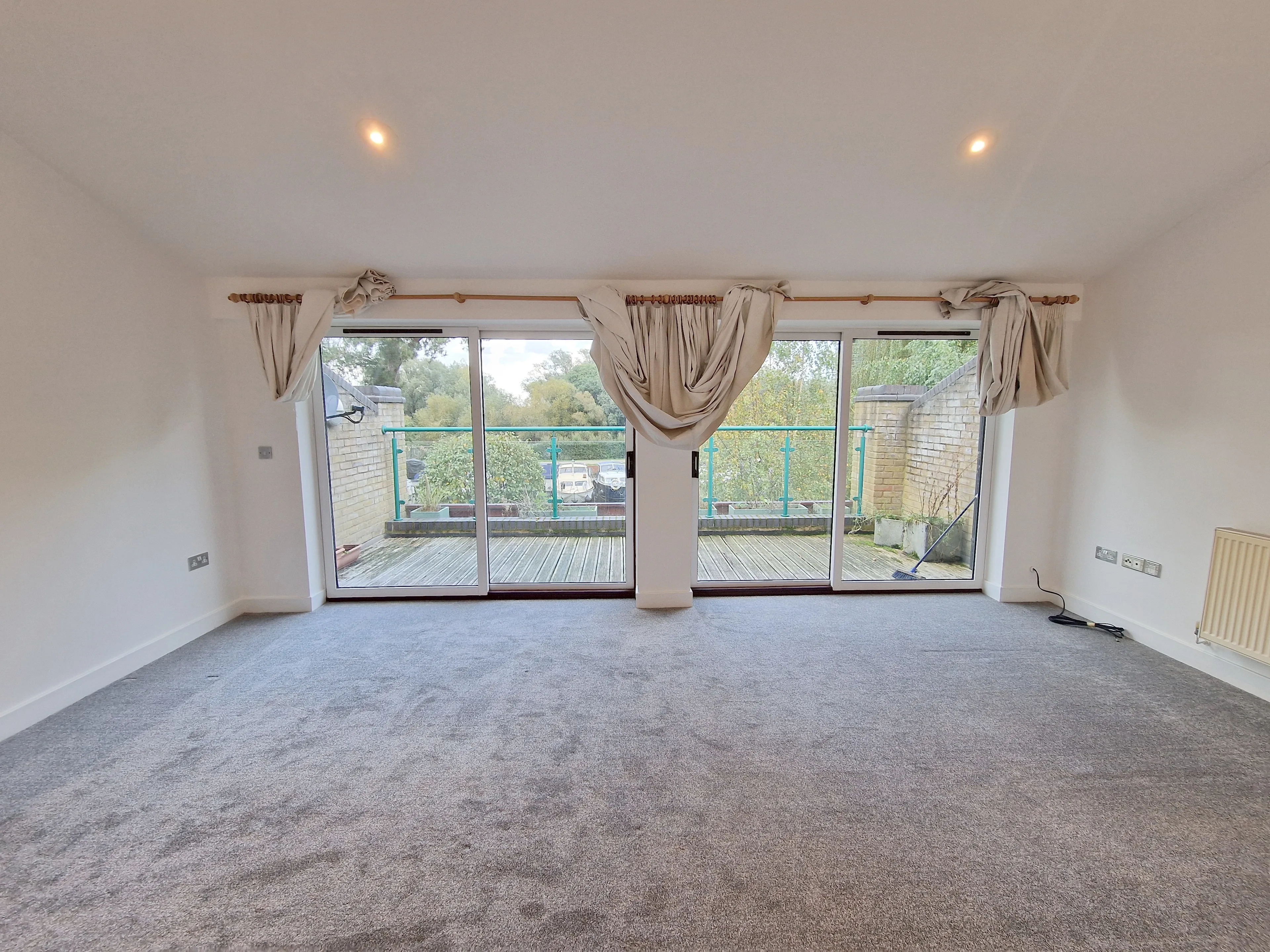 House Addington Walk in Huntingdonshire