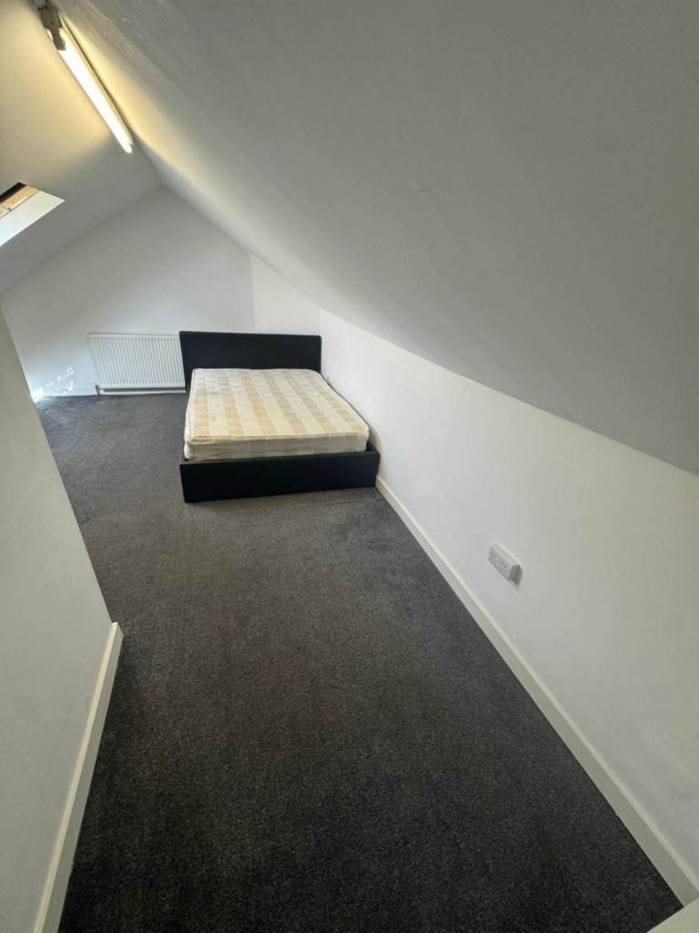 Room Hastings Street in Luton