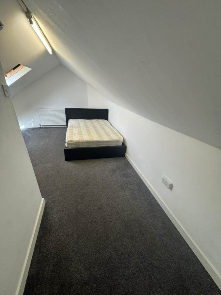Room Hastings Street in Luton