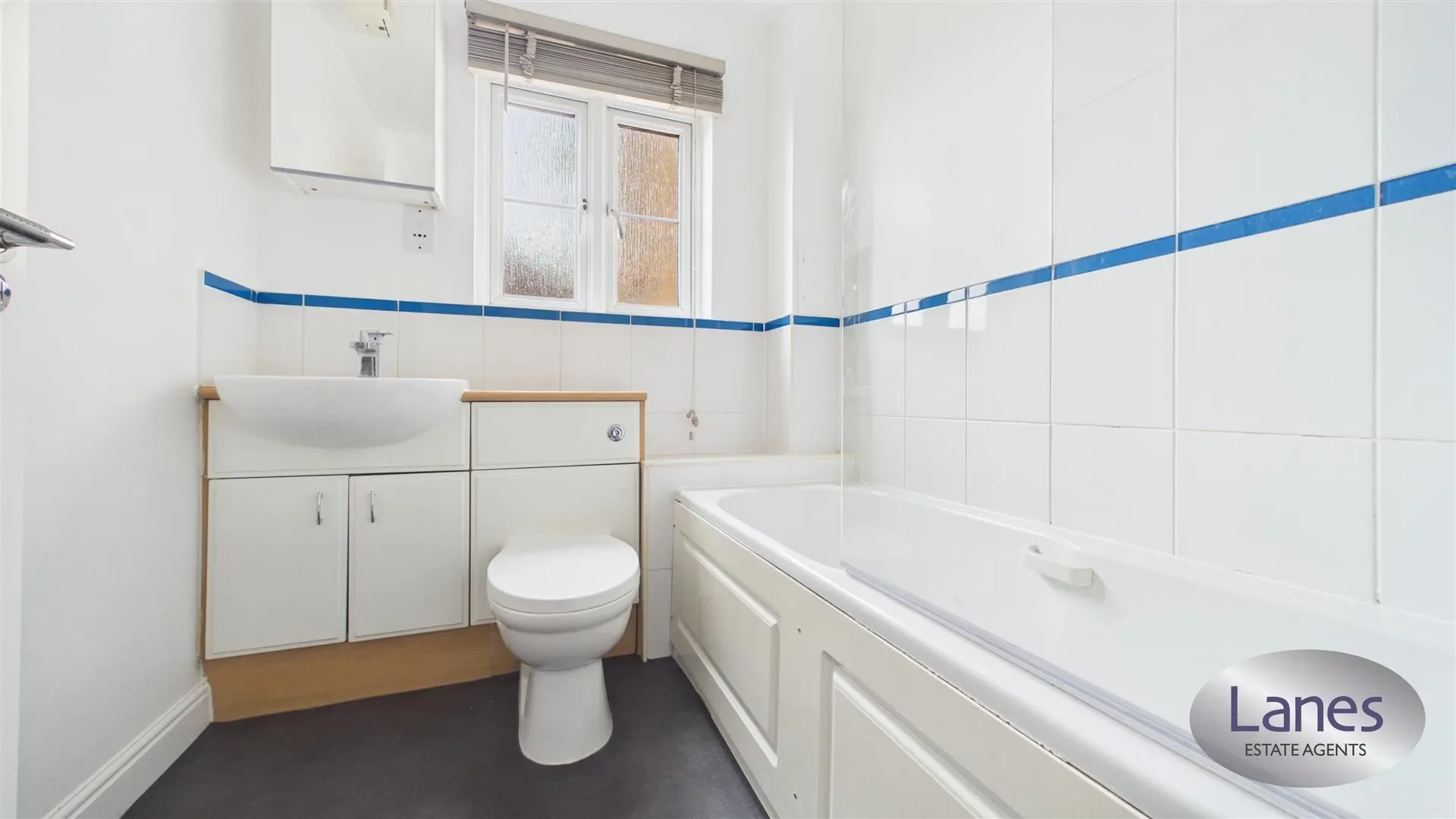 Flat Bromley Close in Harlow
