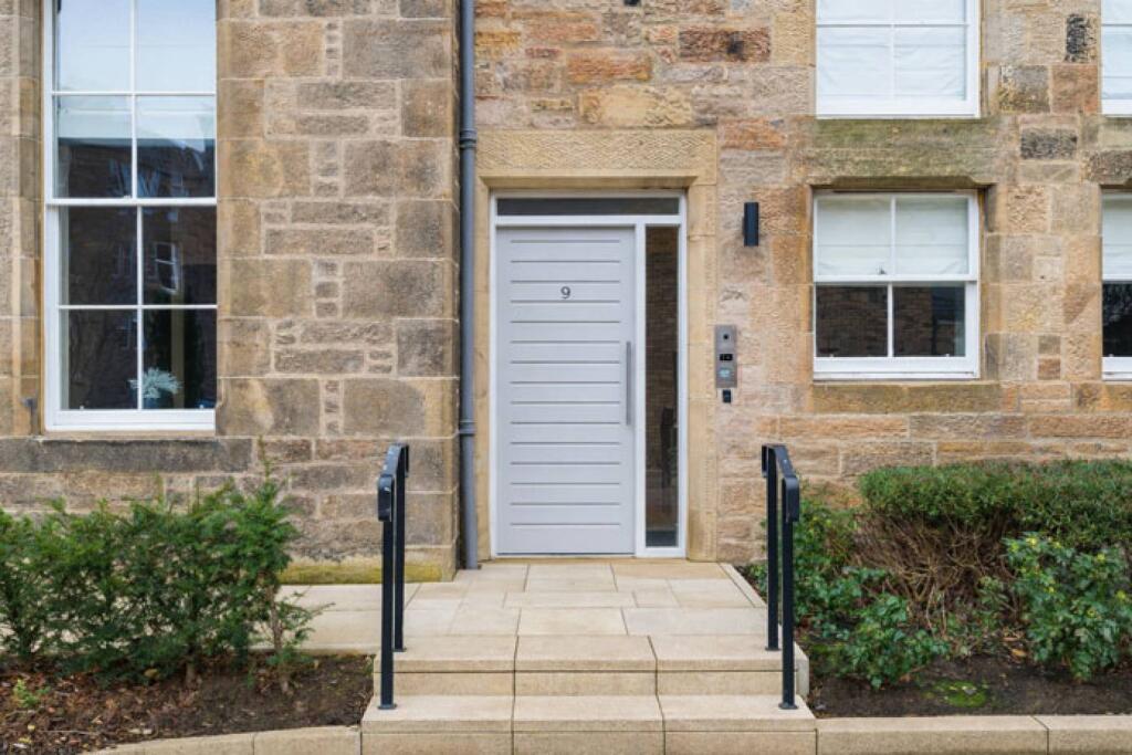Flat Gorgie Road in City of Edinburgh