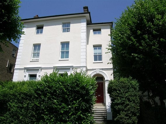 Flat Grove Road in Greater London