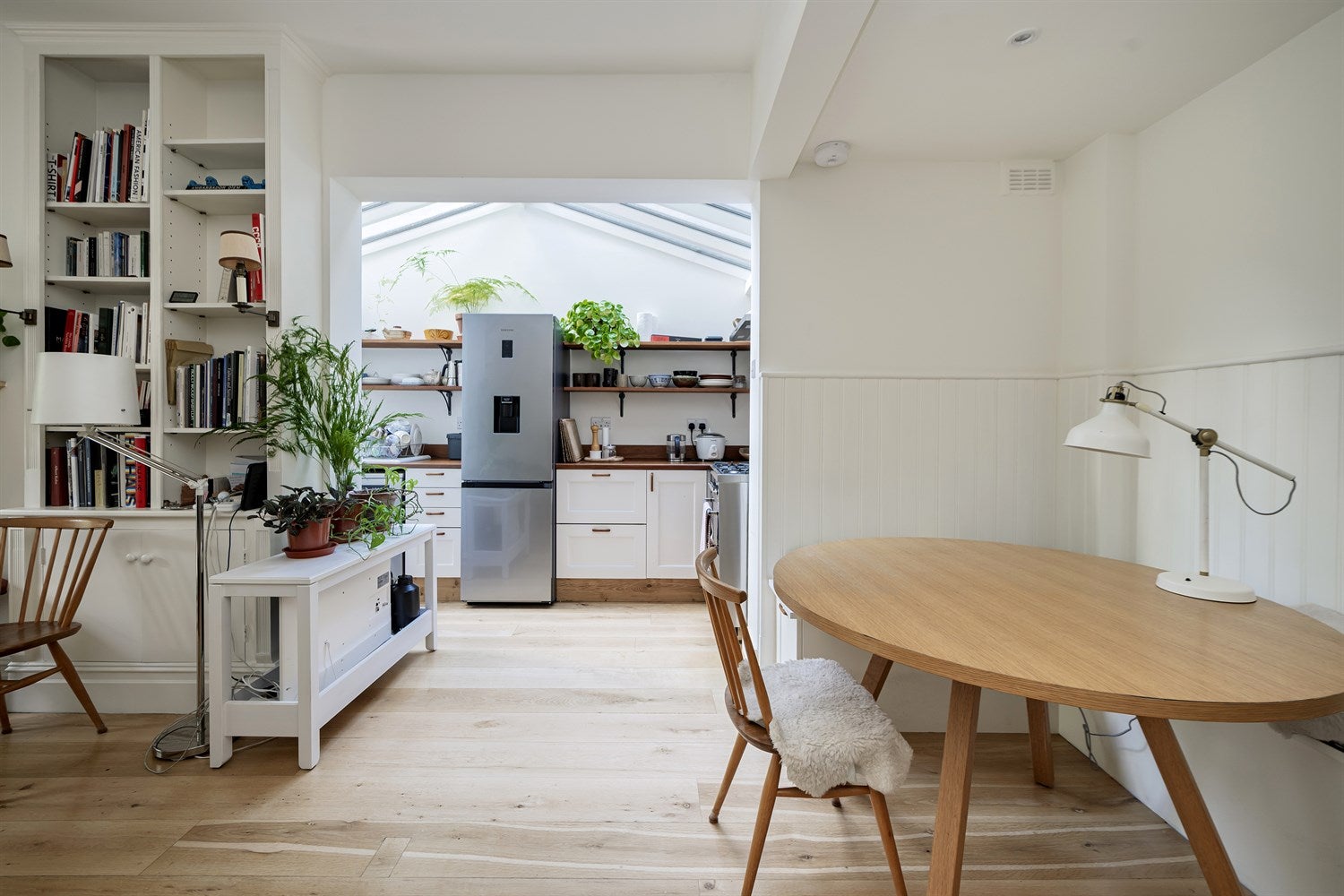 Flat Wallingford Avenue in Greater London