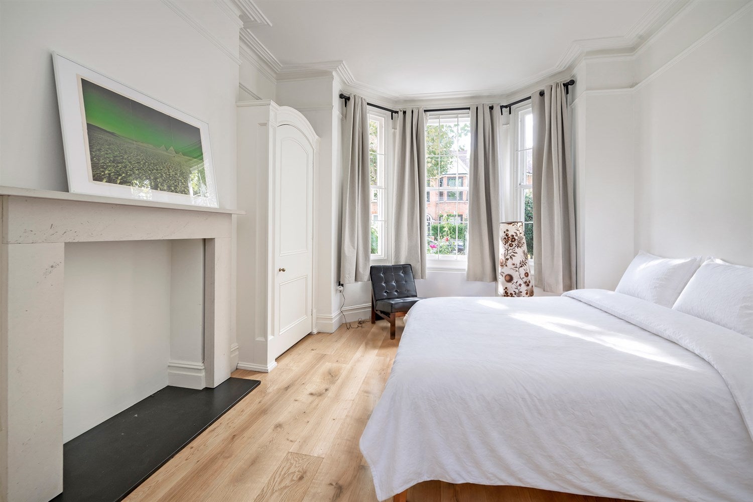 Flat Wallingford Avenue in Greater London