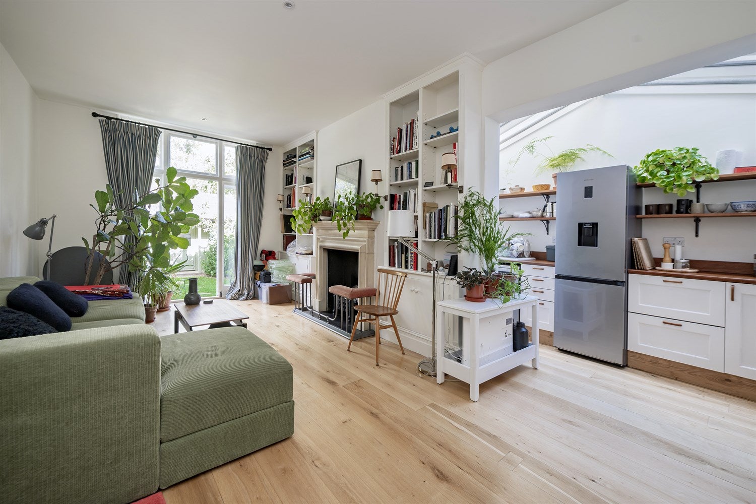 Flat Wallingford Avenue in Greater London