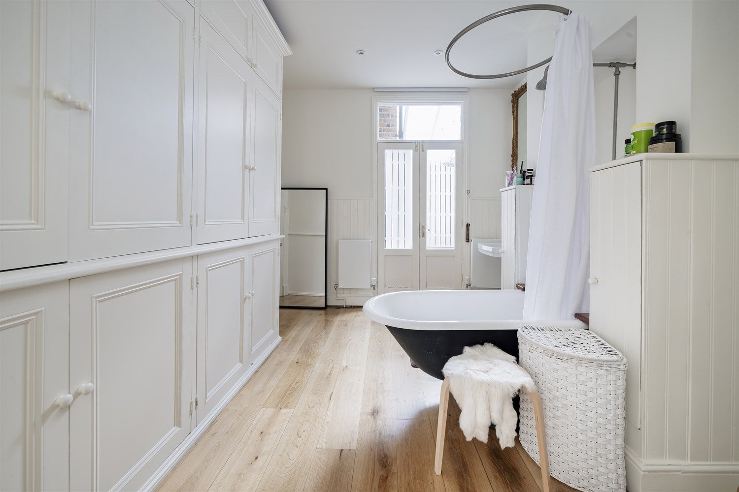 Flat Wallingford Avenue in Greater London