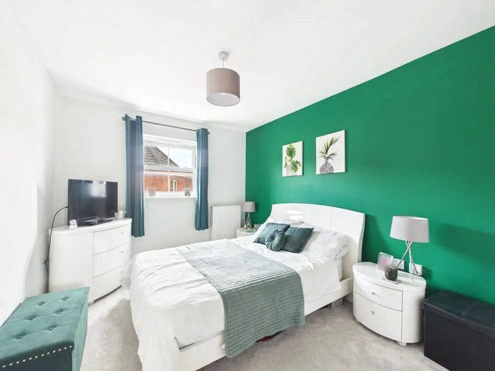 Flat Tolsey Gardens in Gloucester