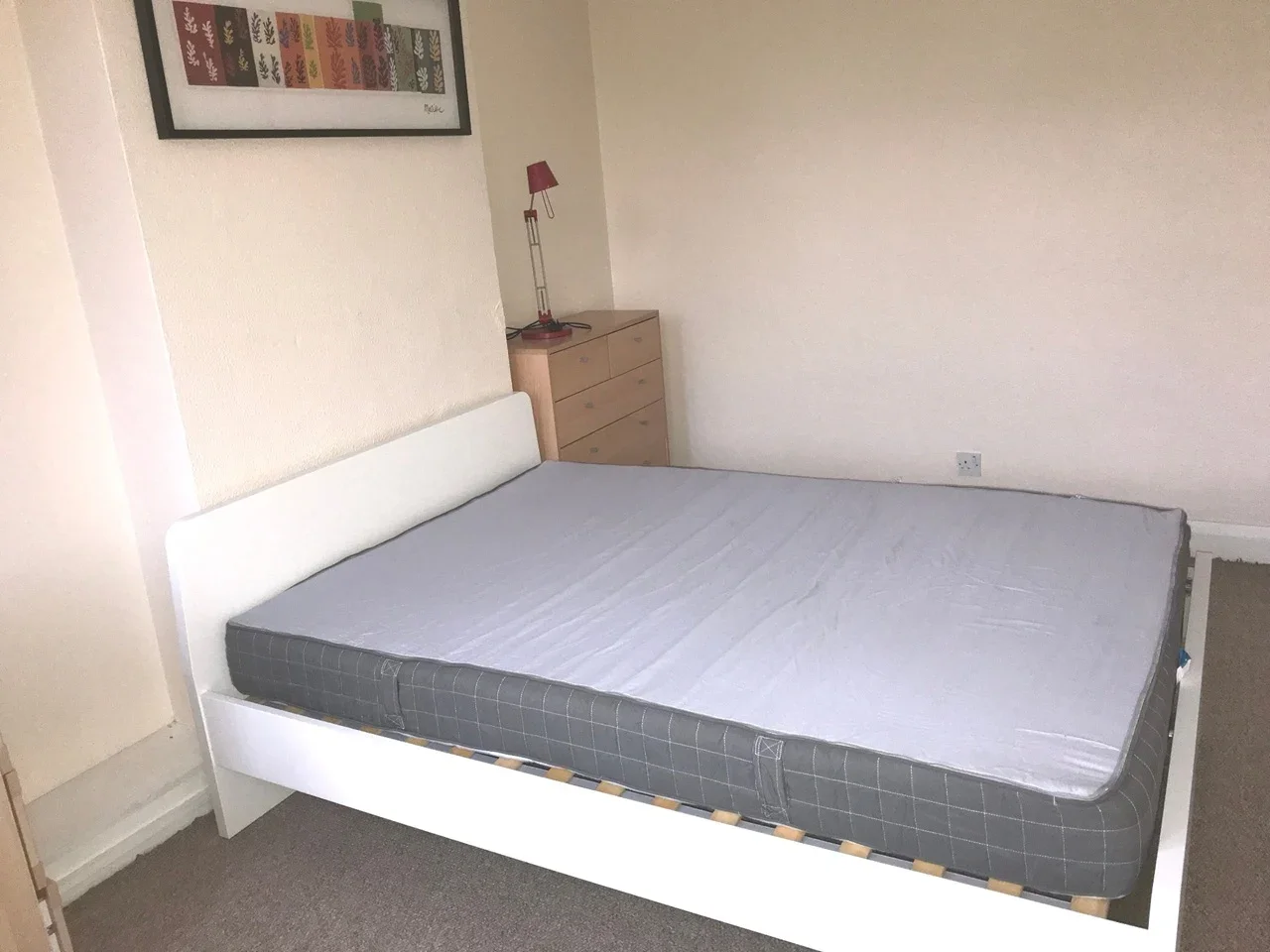 Flat Wandle Road in Greater London