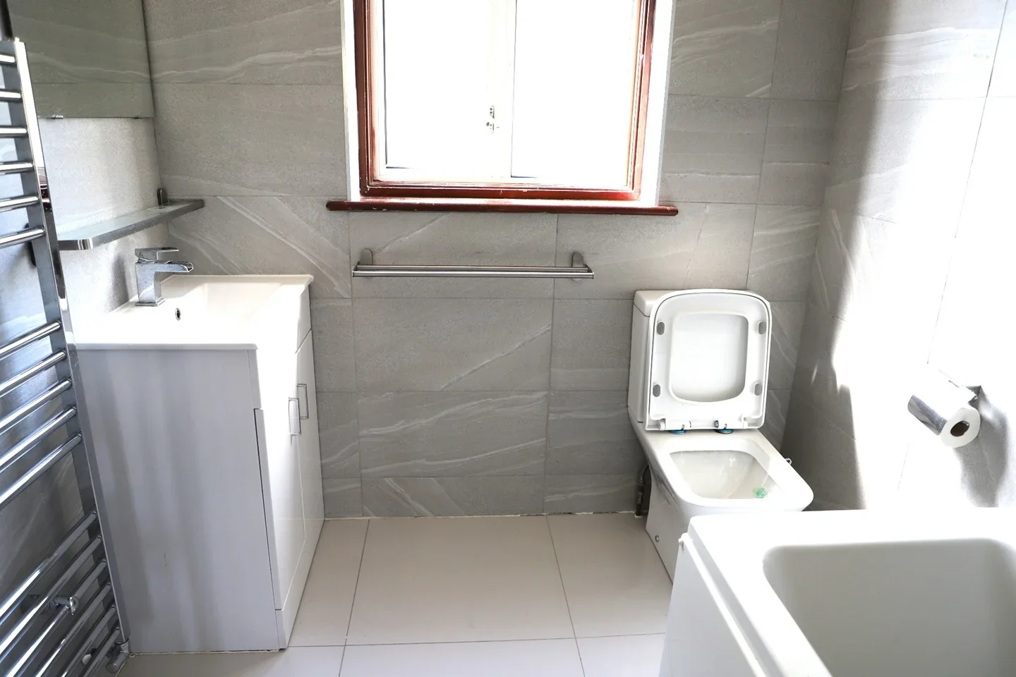 Flat Wandle Road in Greater London