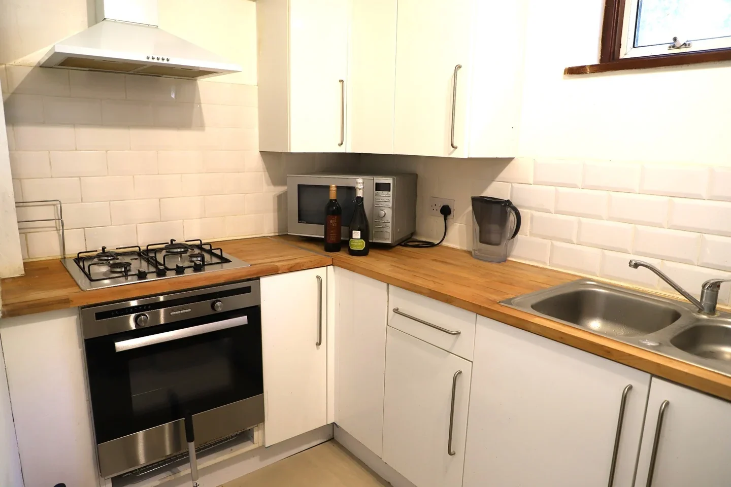 Flat Wandle Road in Greater London